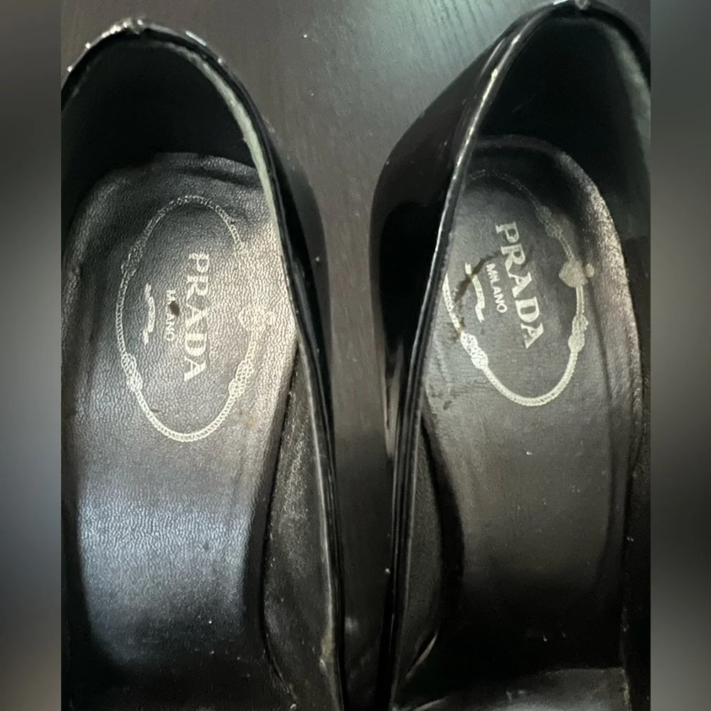 Prada patent leather peep toes - Picture 3 of 7